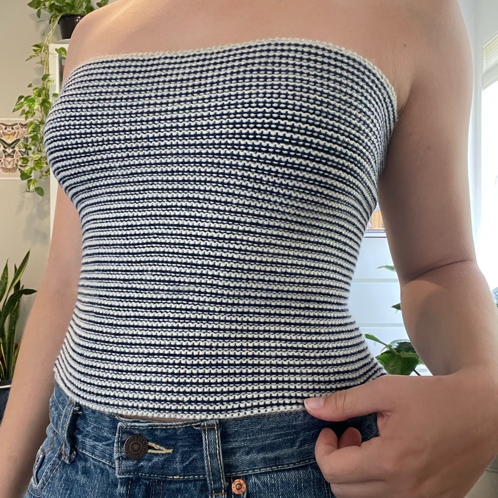 knit blue and white tube top